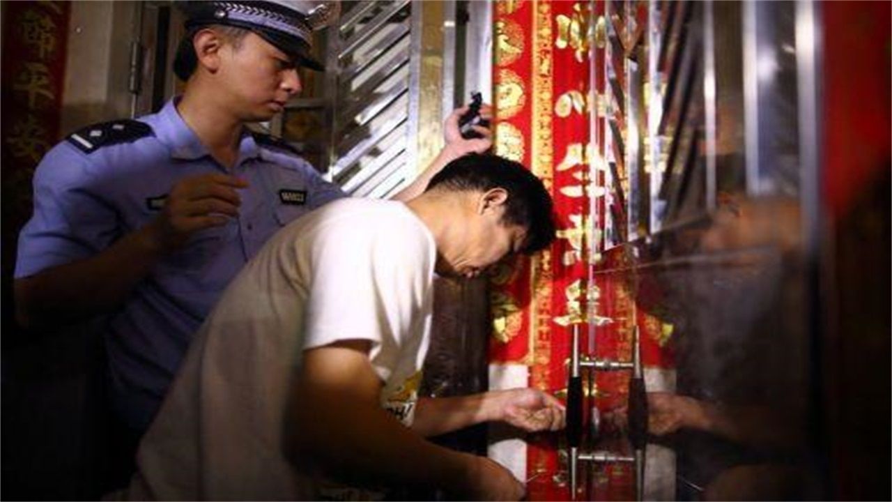 益阳请开锁师傅开了锁后，师傅